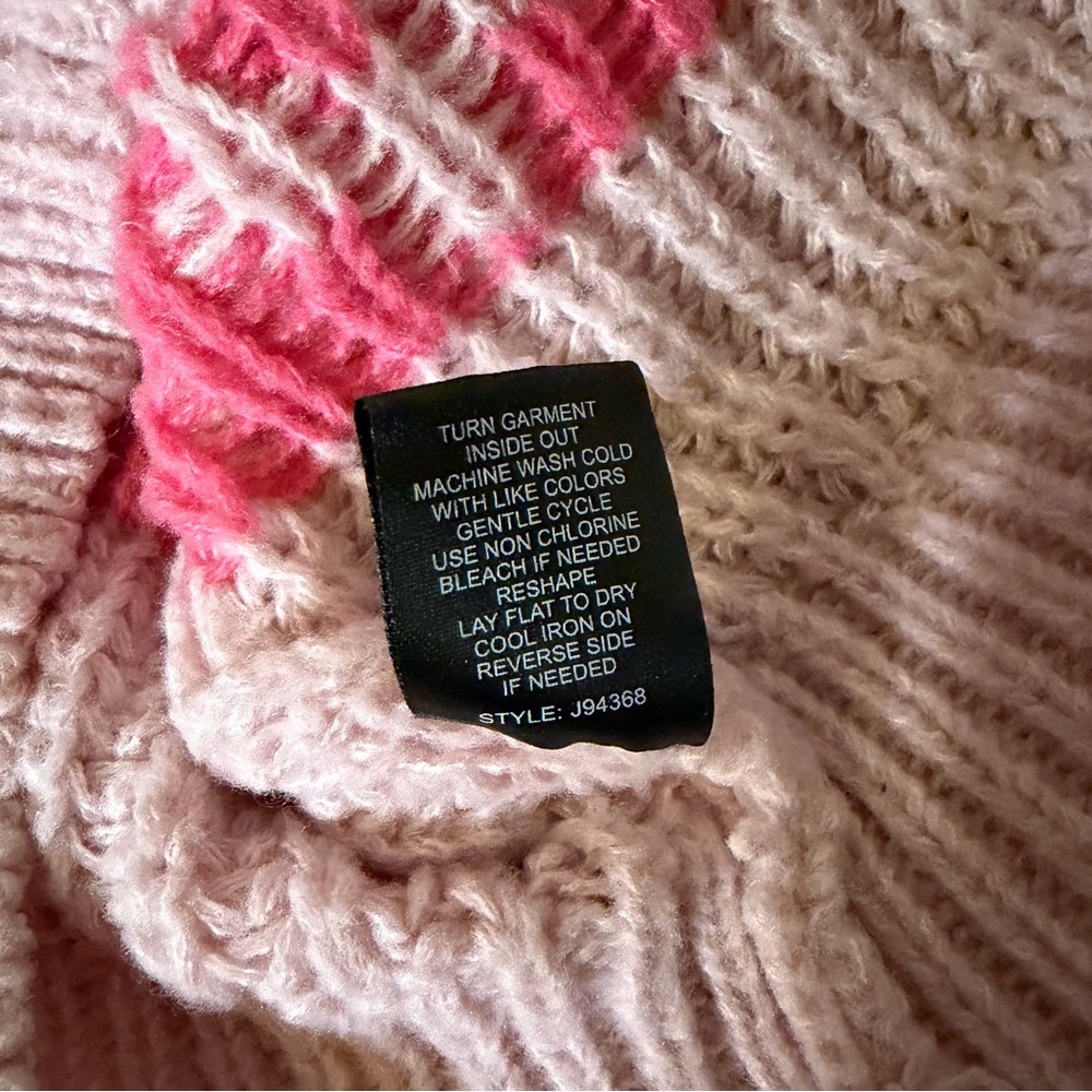 Major Label Group XL Pink Heart Oversized Sweater Knit - Picture 10 of 10